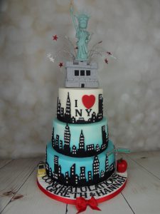 New York skyline wedding cake